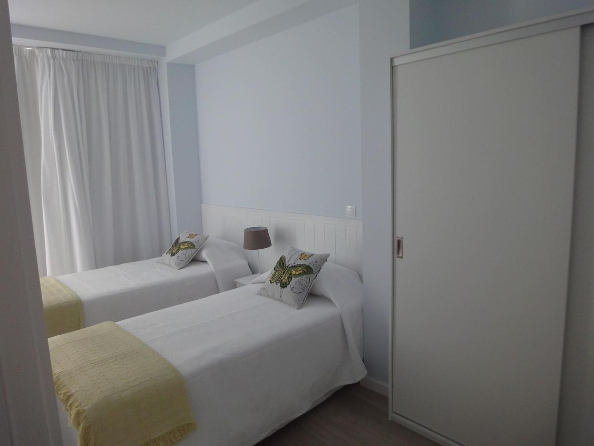 Apartamentos Almeida Garrett 蓬塔德尔加达 外观 照片