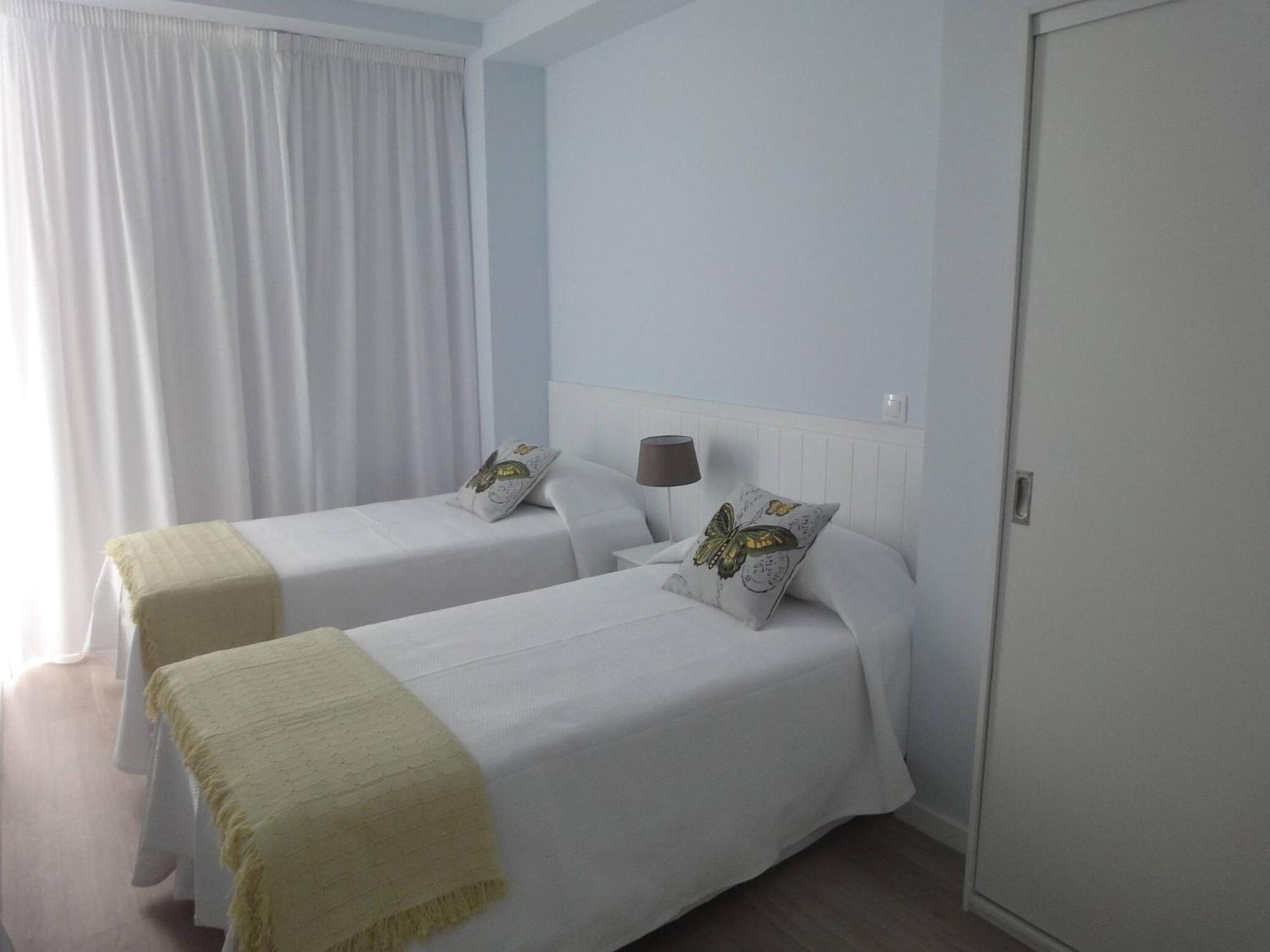 Apartamentos Almeida Garrett 蓬塔德尔加达 外观 照片